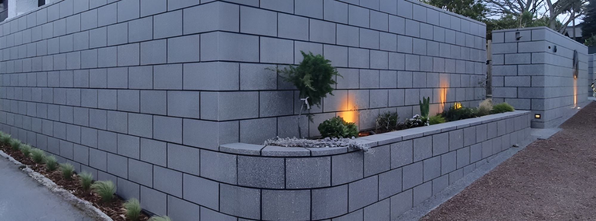 Concrete block wall laid with EzyMix mortar